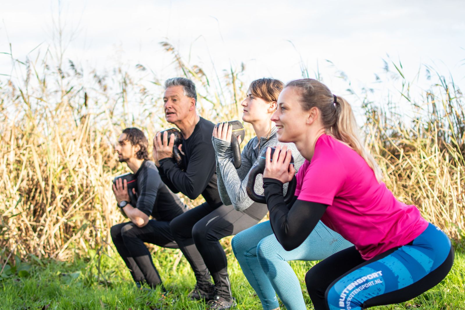Hiit training met squats buiten